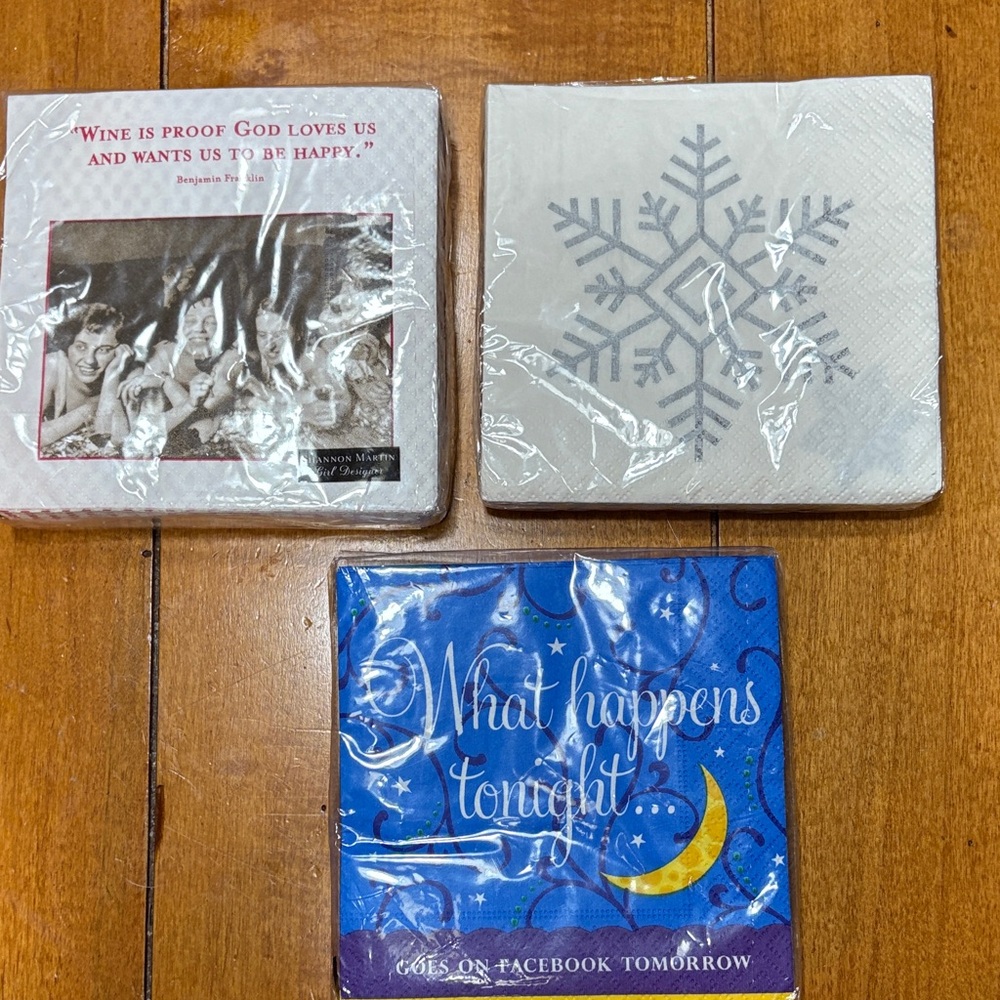 NWT Cocktail Napkins- Set of 3